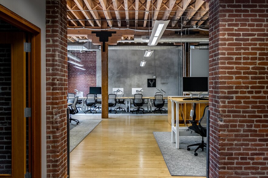 More Photos Of 70 NW Couch St, Portland Office For Sale