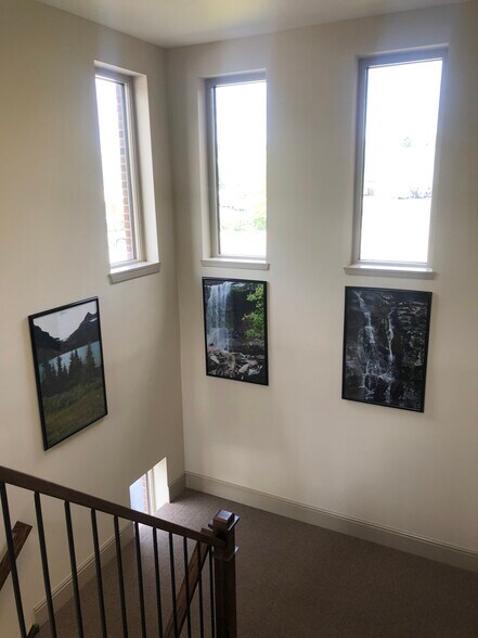 More Photos Of 501 Valleybrook Rd, McMurray Loft Creative Space For Lease