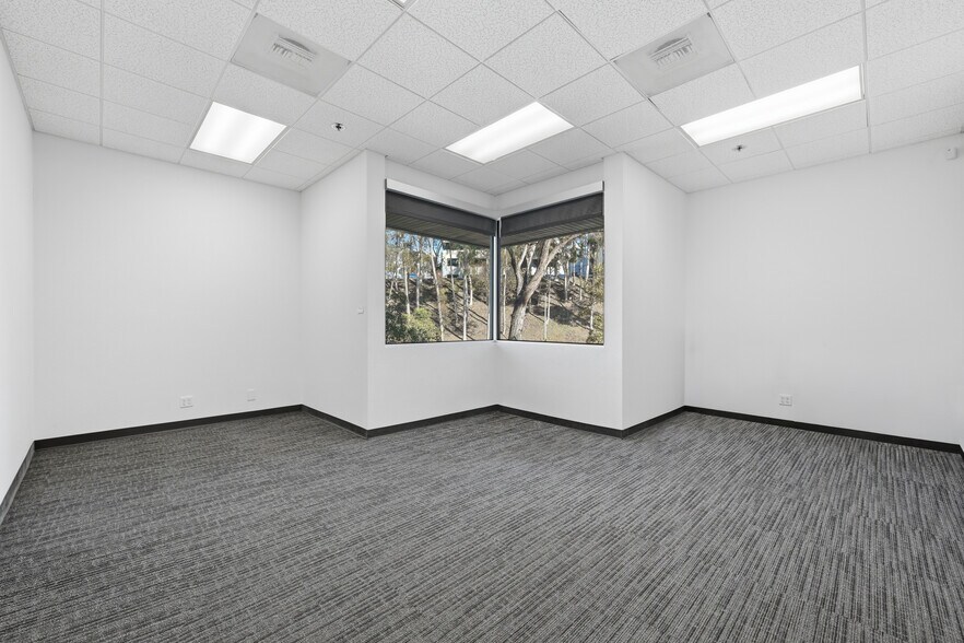 More Photos Of 9170-9190 Camino Santa Fe, San Diego Light Manufacturing For Sale