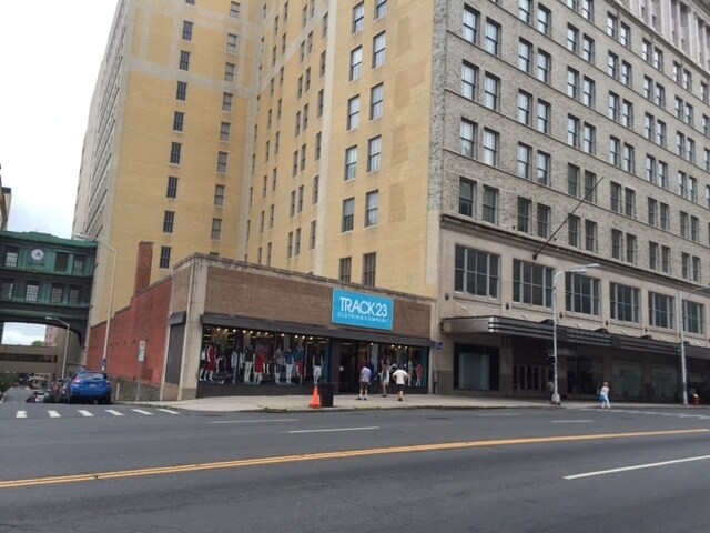 More Photos Of 990 Main St, Hartford Freestanding For Sale
