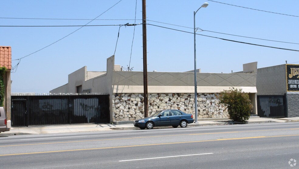 More Photos Of 13235 Sherman Way, North Hollywood Warehouse For Lease