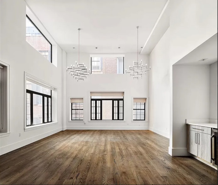More Photos Of 74 Franklin St, New York Apartments For Sale