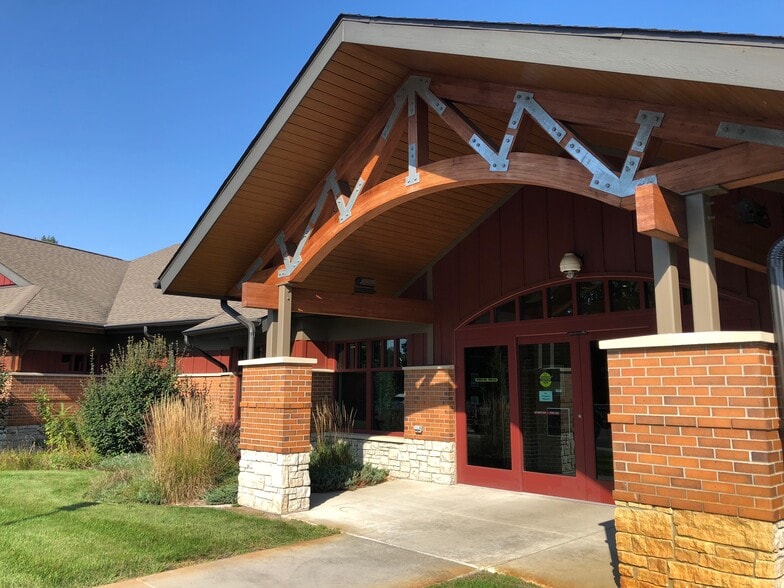 More Photos Of 5161 B Dr S, Battle Creek Medical For Lease