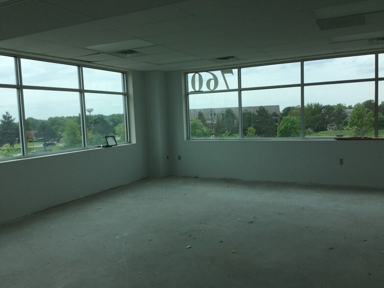 More Photos Of 760 W Eisenhower Pky, Ann Arbor Office For Lease
