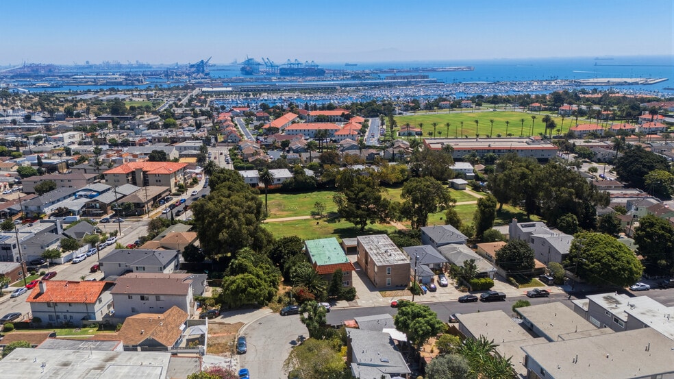 More Photos Of 2404 S Carolina St, San Pedro Apartments For Sale