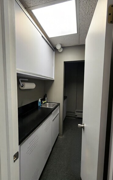 More Photos Of 2 Stowe Rd, Peekskill Medical For Lease