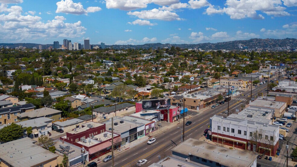 More Photos Of 2863-2867 S Robertson Blvd, Los Angeles Storefront For Lease