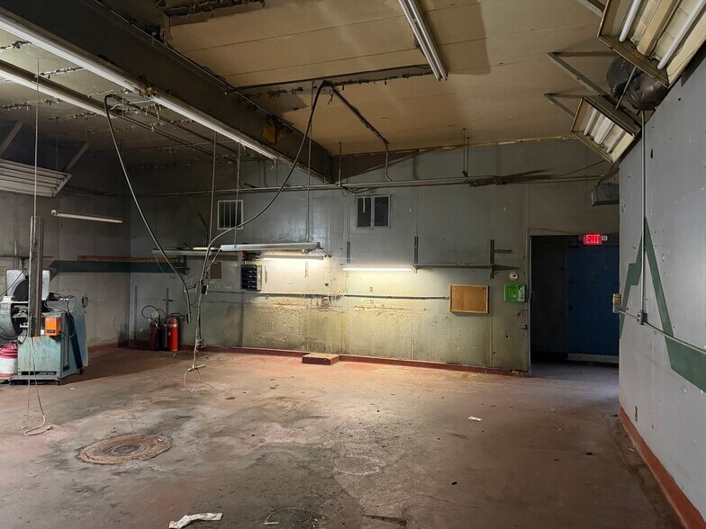 More Photos Of 3000 Wayne Ave, Dayton Freestanding For Sale