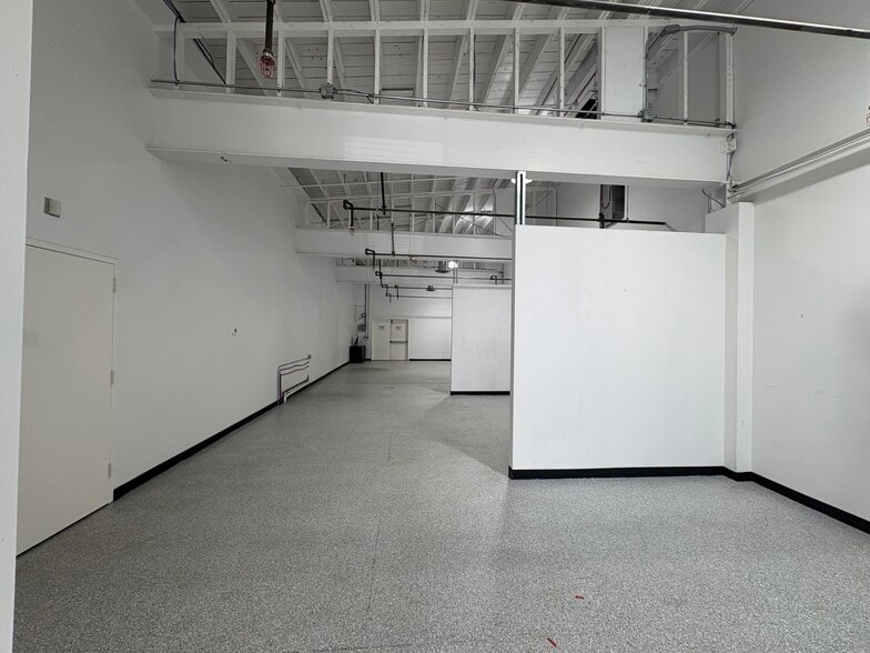 More Photos Of 482 Glenbrook Rd, Stamford Manufacturing For Lease