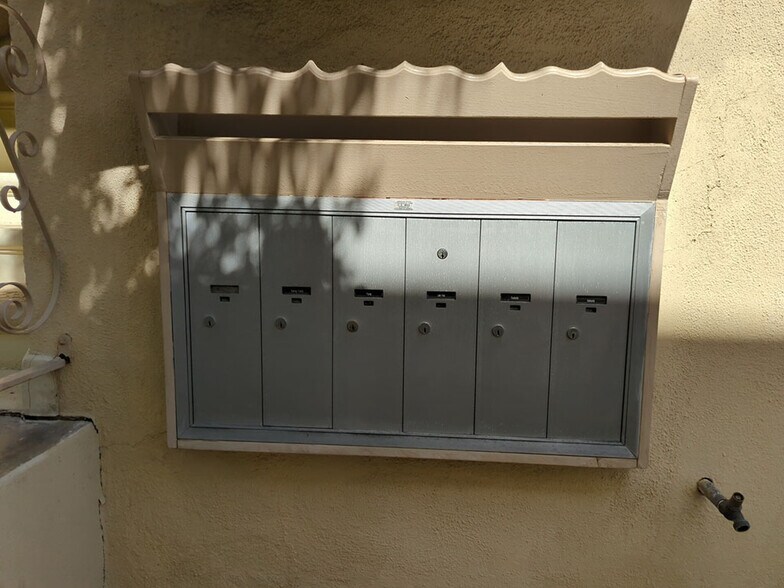 More Photos Of 853 S Bedford St, Los Angeles Apartments For Sale