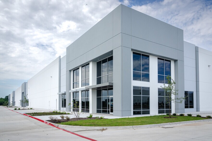More Photos Of 401 E Bardin Rd, Arlington Unknown For Lease