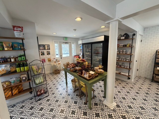 More Photos Of 279 Water St, Warren Storefront Retail Office For Lease