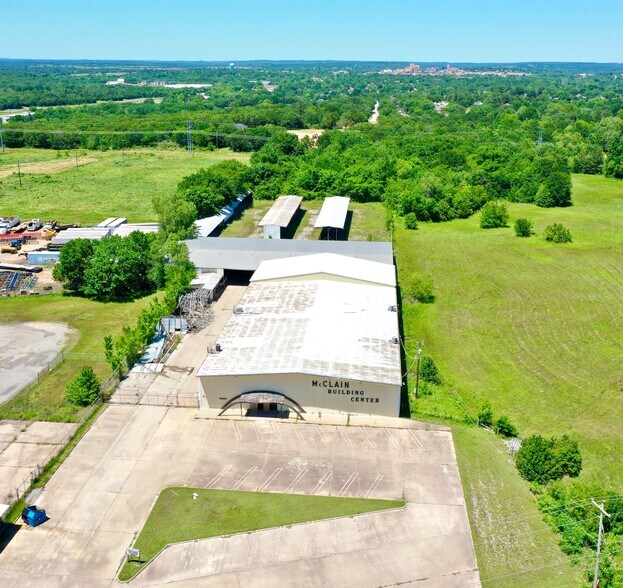 More Photos Of 1311 George Nigh expy, Mcalester Flex For Sale