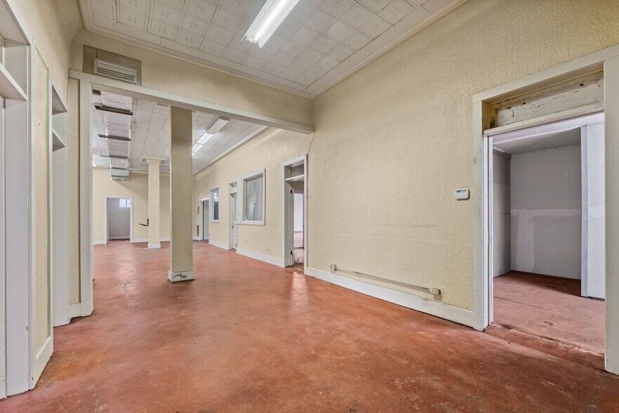 More Photos Of 135 E Cevallos St, San Antonio Manufacturing For Lease