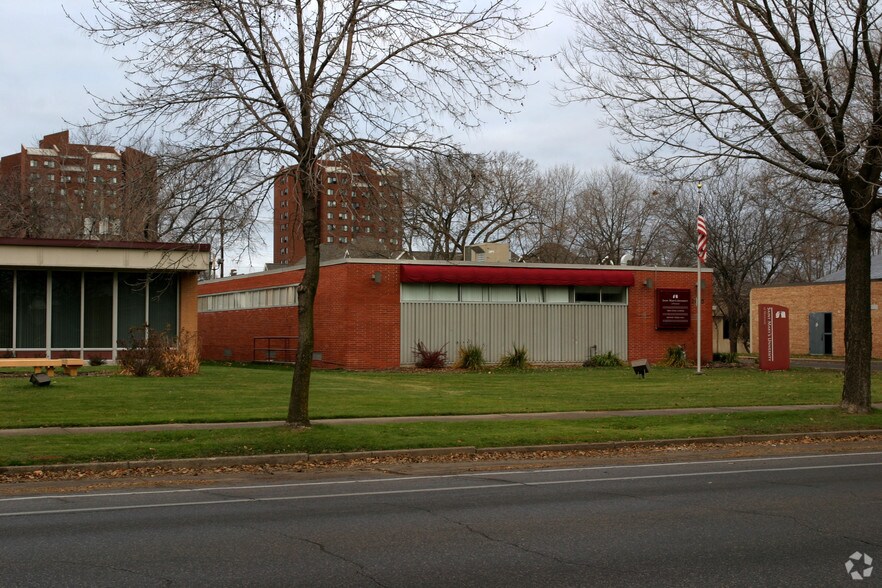 More Photos Of 2436 Park Ave, Minneapolis Office For Sale