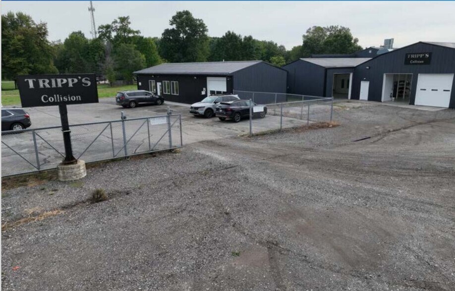 More Photos Of 2025 E Saginaw Hwy, Haslett Auto Repair For Sale