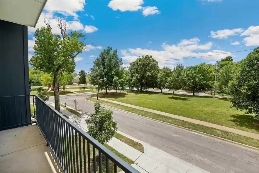 More Photos Of 4911 Alton Ave, Dallas Multifamily For Sale