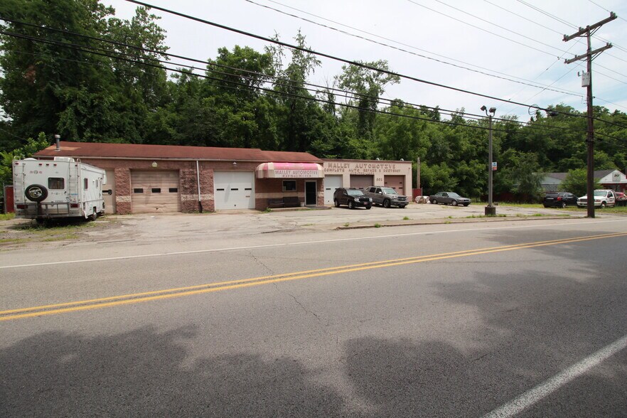 More Photos Of 801 Universal Rd, Pittsburgh Auto Repair For Sale