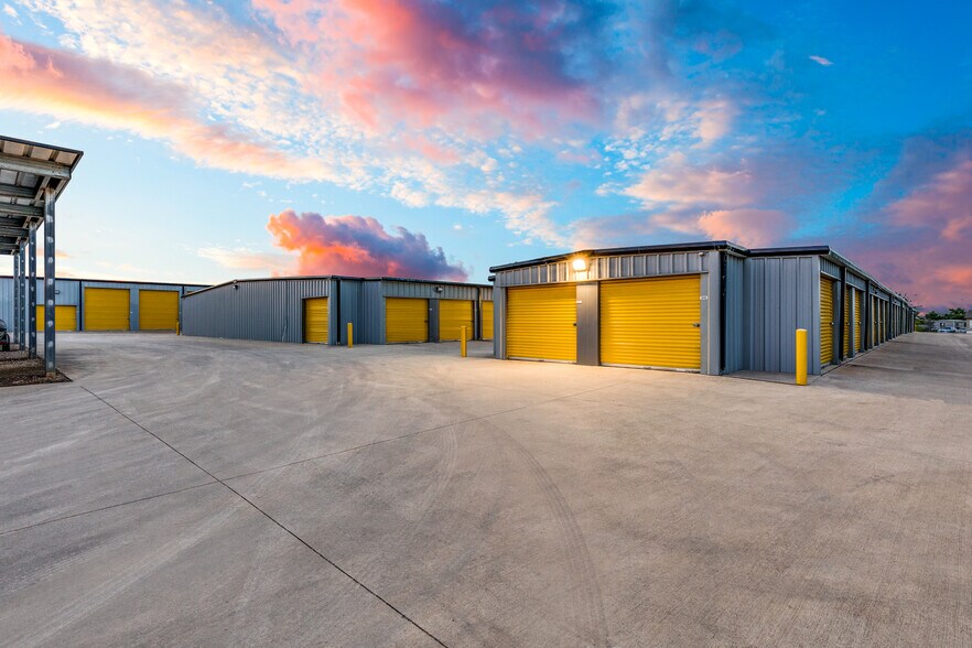 More Photos Of 1908 Farm to Market Rd, Crowley Self Storage For Lease