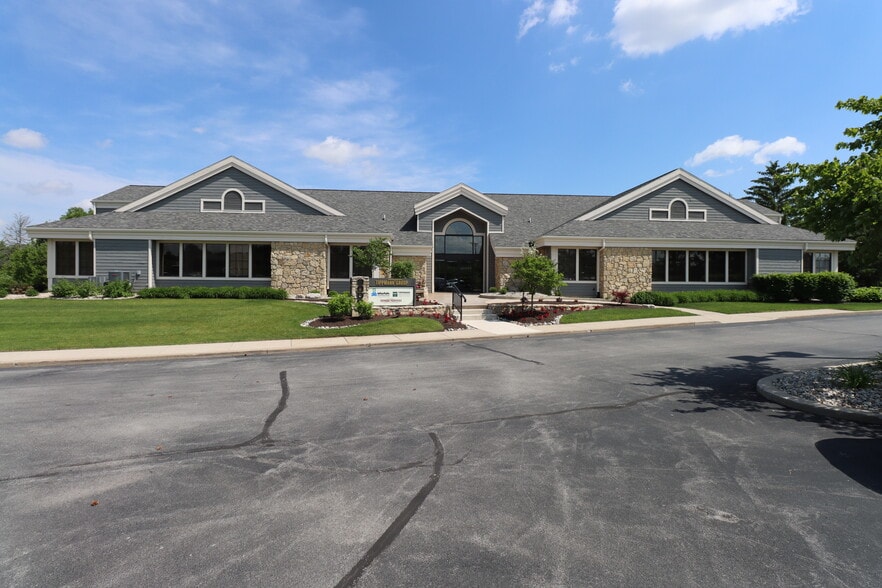 More Photos Of 9009 Coldwater Rd, Fort Wayne Unknown For Lease