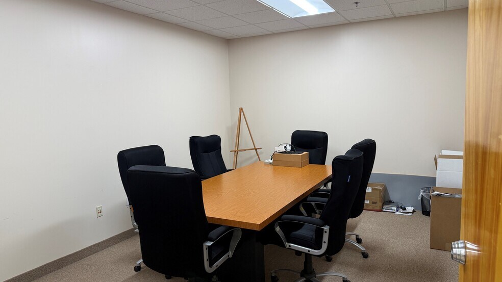 More Photos Of 122 Backstretch Ln, Mooresville Light Distribution For Lease