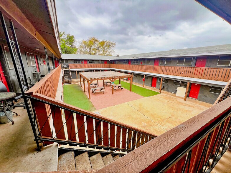 Primary Photo Of 1809 14th St, Lubbock Apartments For Sale