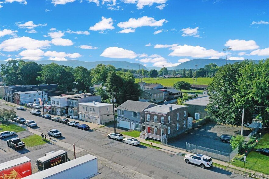 More Photos Of 365 Ann St, Newburgh Office For Lease