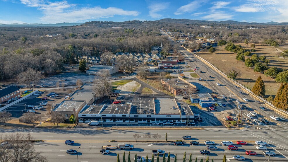 More Photos Of 1823-1841 Wade Hampton Blvd, Greenville Unknown For Lease