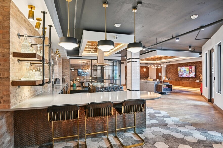 More Photos Of 101-111 W Davis St, Dallas Apartments For Lease