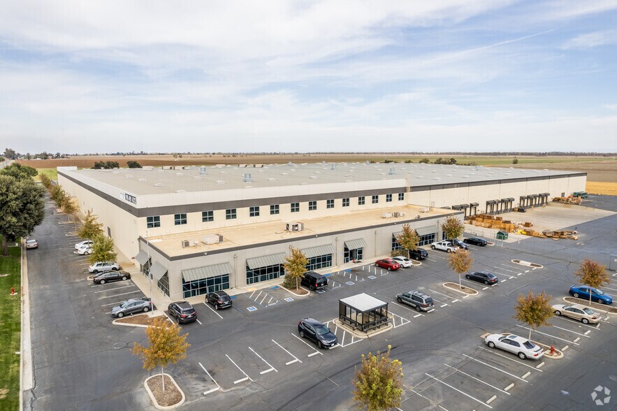 More Photos Of 660 N Pioneer Ave, Woodland Industrial For Sale