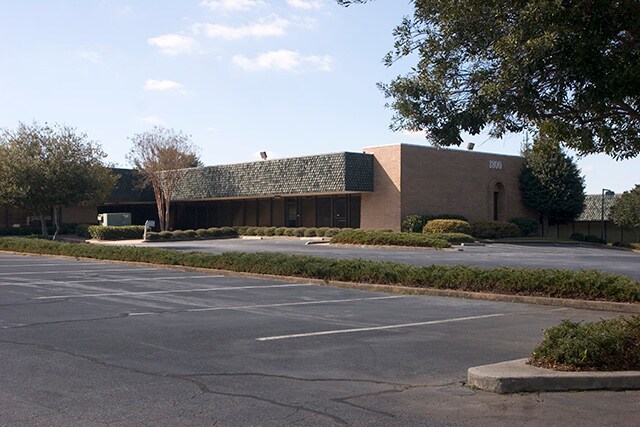 More Photos Of 6825 Jimmy Carter Blvd, Norcross Unknown For Lease