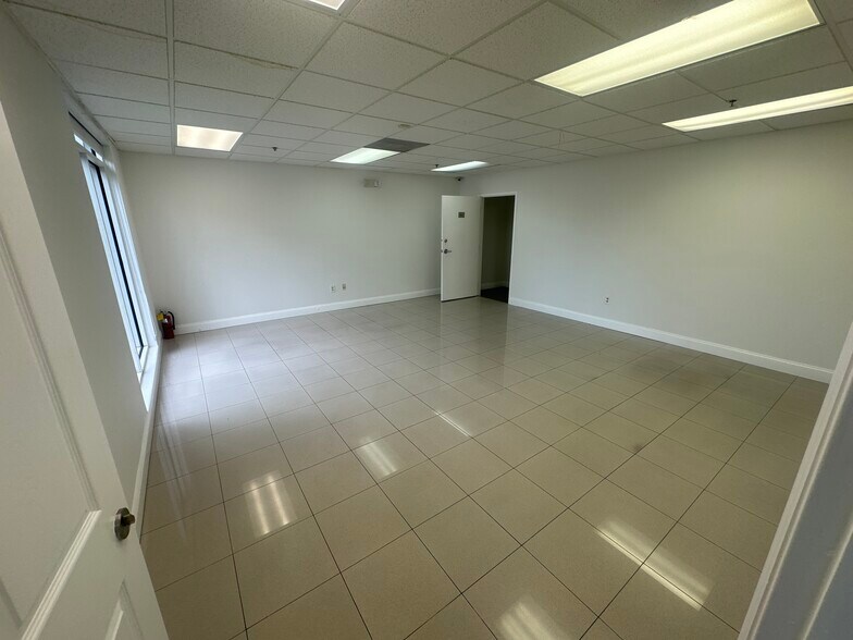 More Photos Of 6055 NW 87th Ave, Miami Warehouse For Lease