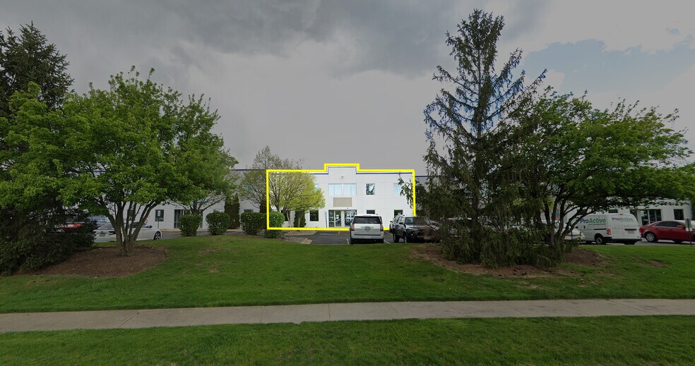 More Photos Of 2600 Beverly Dr, Aurora Light Distribution For Sale