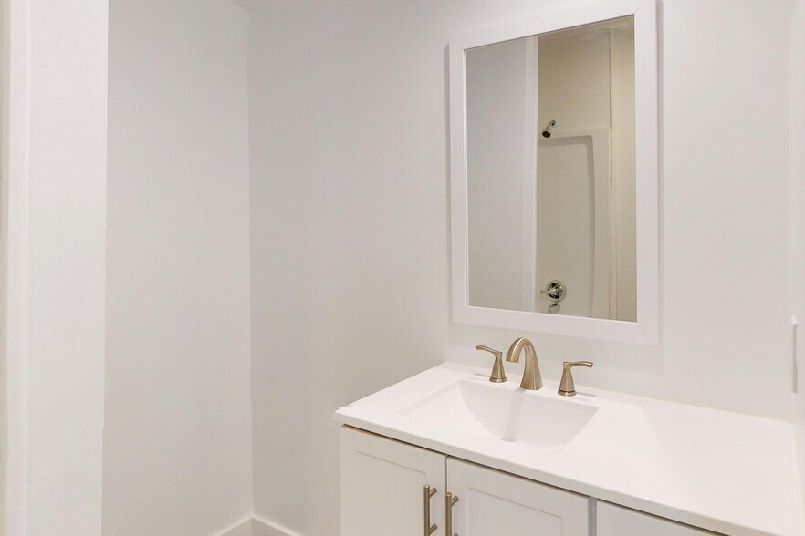 More Photos Of 5701 Fulton St, Houston General Retail For Lease