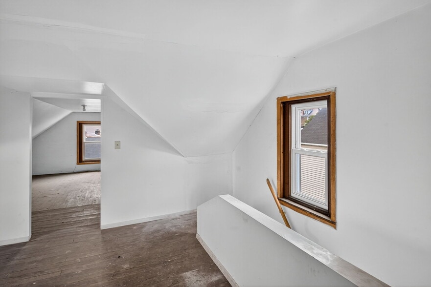 More Photos Of 1106 Broadway, Fountain Hill Office Residential For Sale