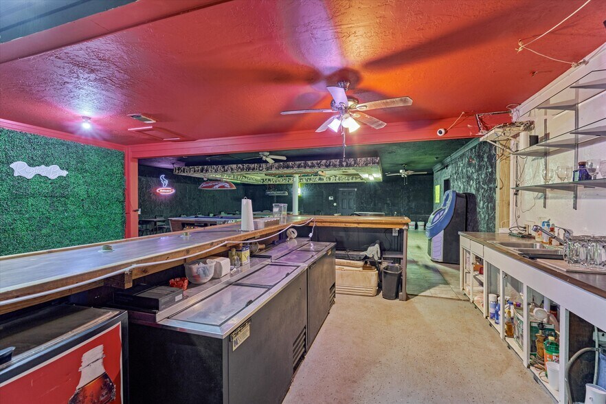 More Photos Of 10935 Aldine Westfield Rd, Houston Bar For Sale