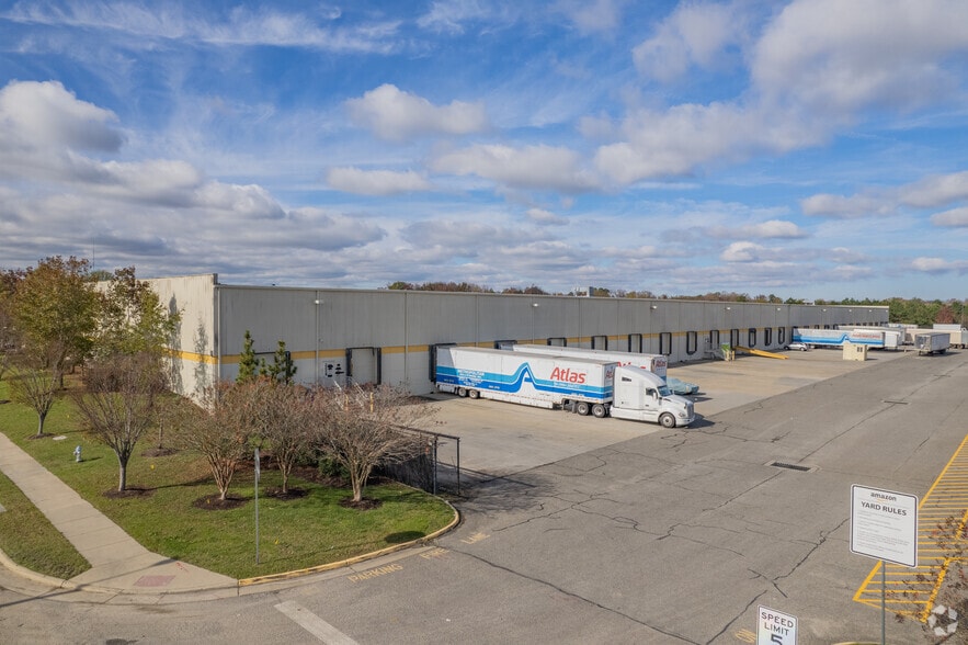 More Photos Of 103 Industrial Dr, Suffolk Distribution For Lease