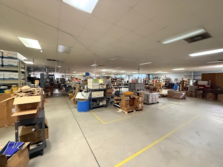More Photos Of 1310 Commerce St, Marshall Light Distribution For Sale