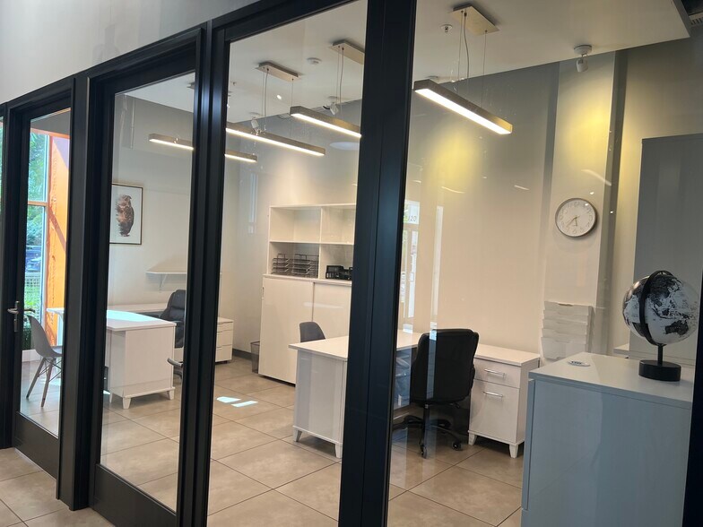 More Photos Of 7500 NW 25th St, Miami Office For Sale