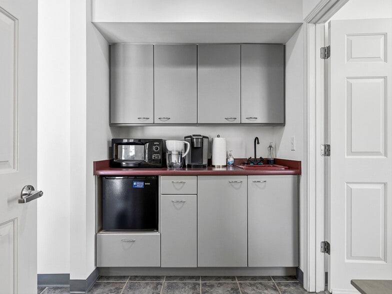 More Photos Of 2 Herman Avenue Ext, Asheville Office For Sale