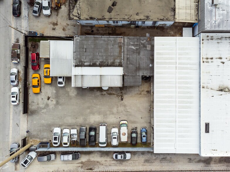 Primary Photo Of 2222 NW 22nd Ct, Miami Freestanding For Sale