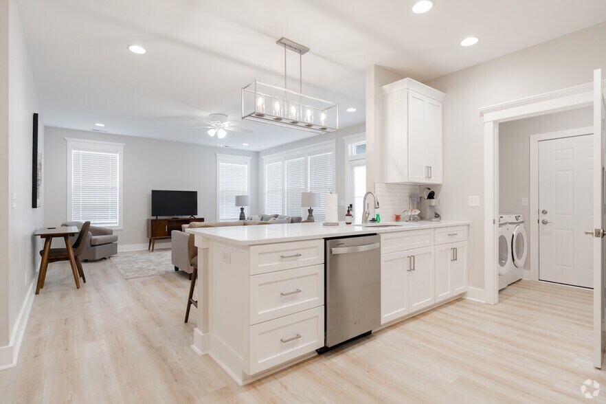 More Photos Of 4808 Old Tyme Court, Evansville Apartments For Sale