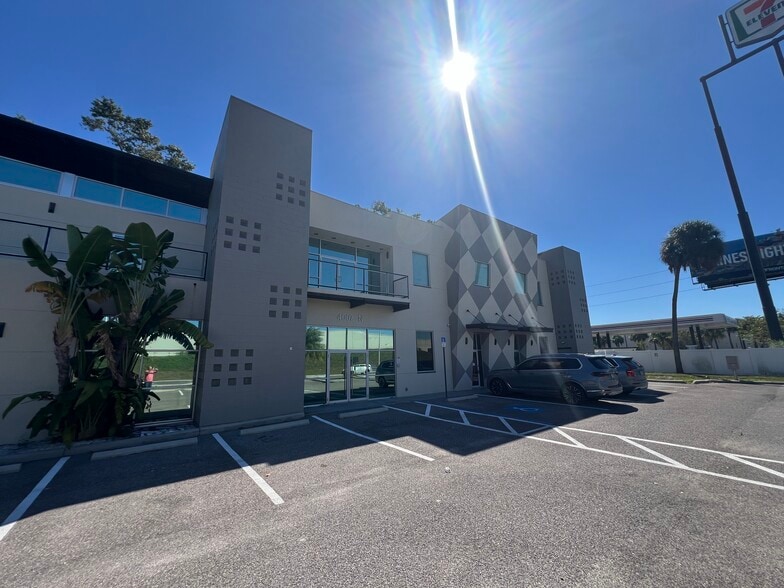 More Photos Of 4007 N Taliaferro Ave, Tampa Loft Creative Space For Lease