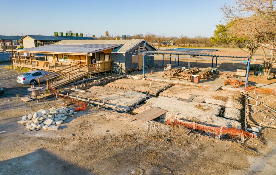 More Photos Of 1600 S General Mcmullen Dr, San Antonio Land For Lease