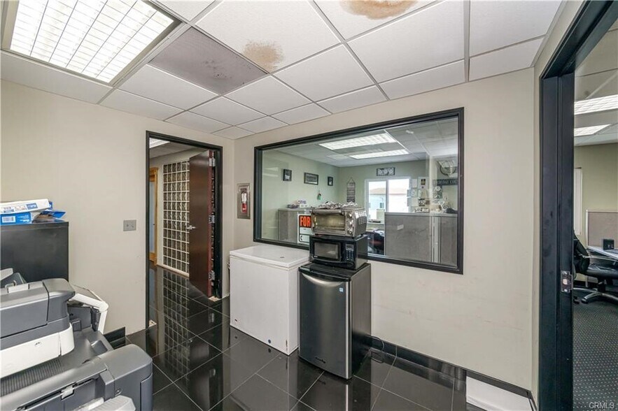 More Photos Of 17220 Newhope St, Fountain Valley Loft Creative Space For Sale