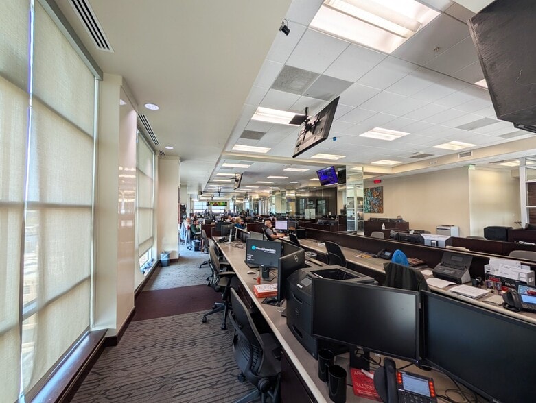 More Photos Of 521 President Clinton Ave, Little Rock Office Residential For Sale