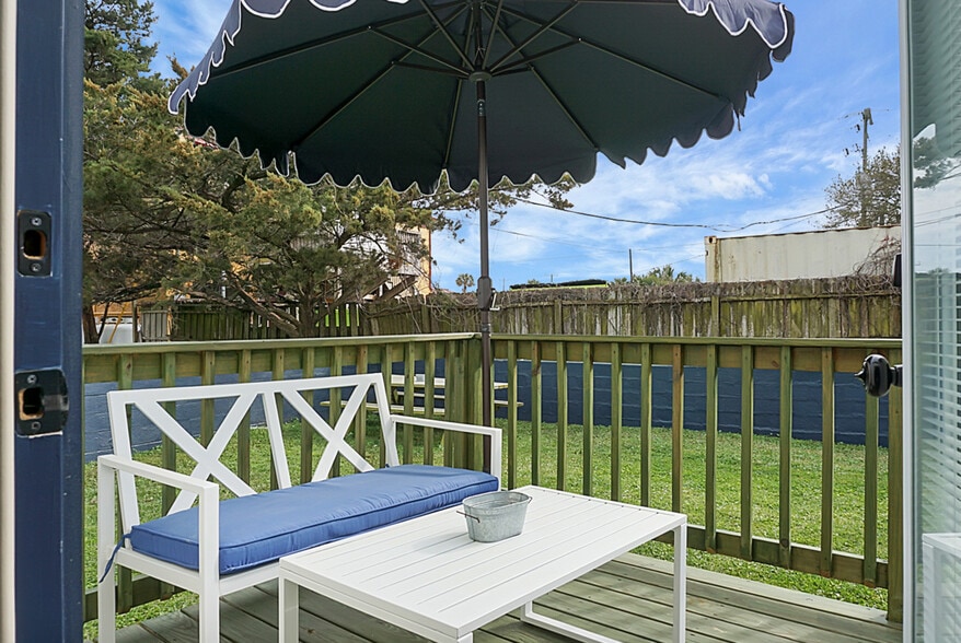 More Photos Of 205 Harper Ave, Carolina Beach Hotel For Sale