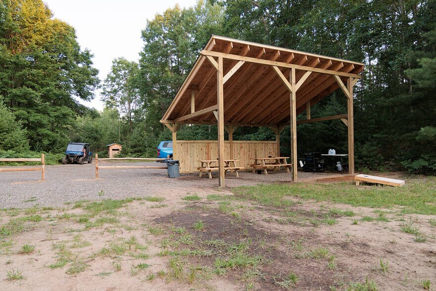 More Photos Of 9239 E 8 Mile Rd, Luther Hotel For Sale