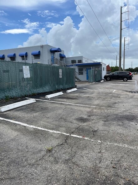 More Photos Of 2930 NW 17th Ter, Oakland Park Manufacturing For Sale