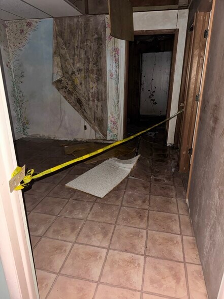 More Photos Of 111 N Walnut St, North Manchester General Retail For Sale